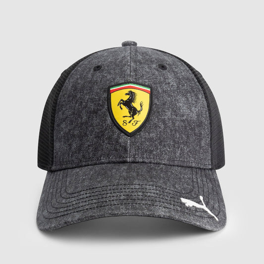 Gorra Ferrari Trucker 2025