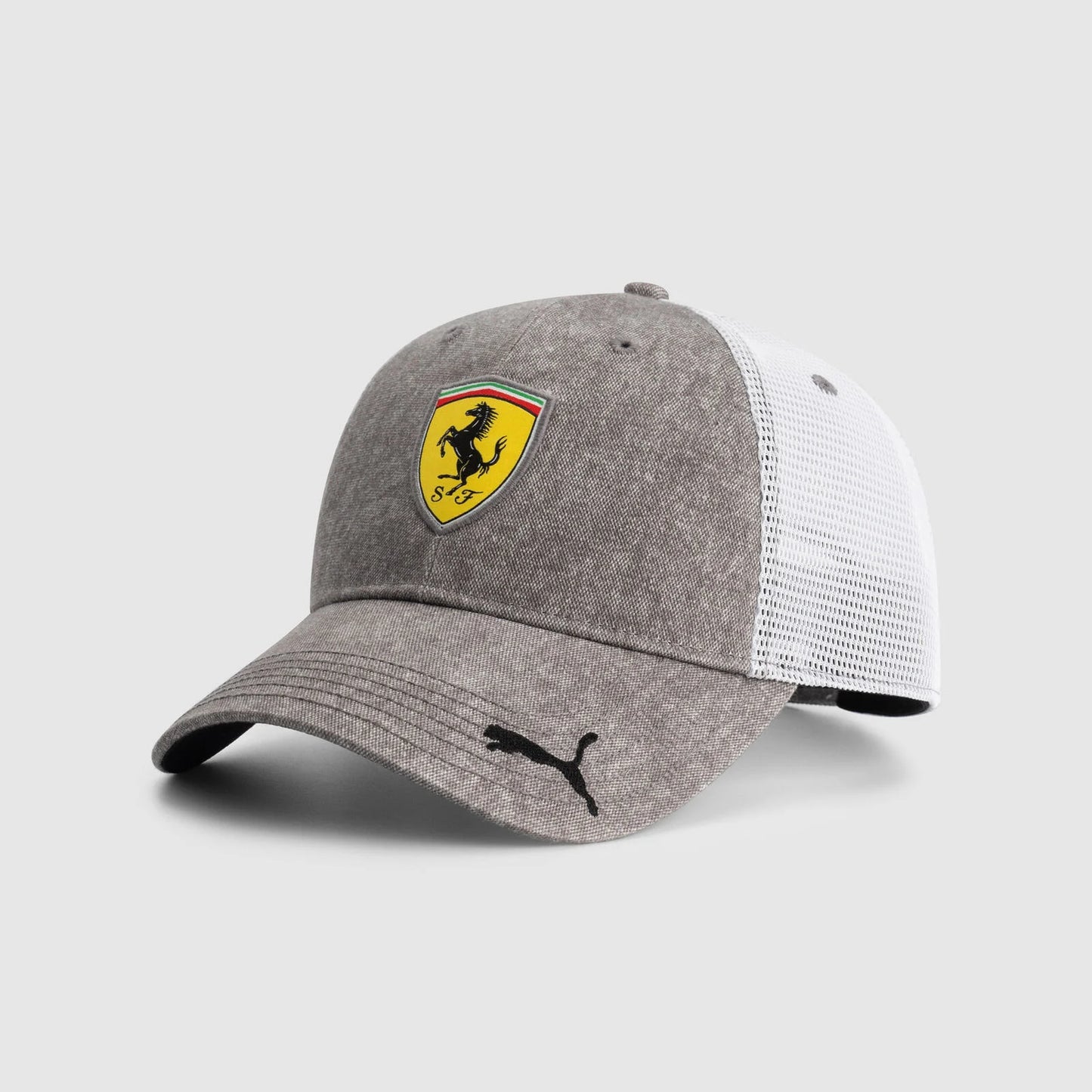 Gorra Ferrari Trucker 2025