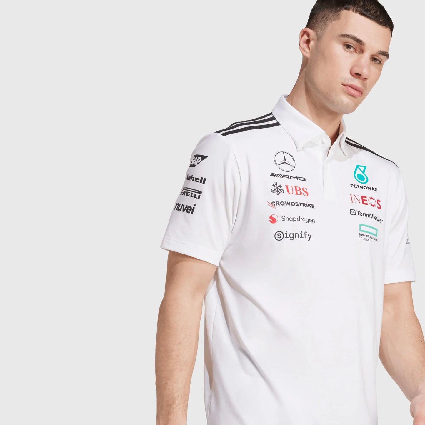 Playera tipo Polo Mercedes x Adidas 2025 blanca